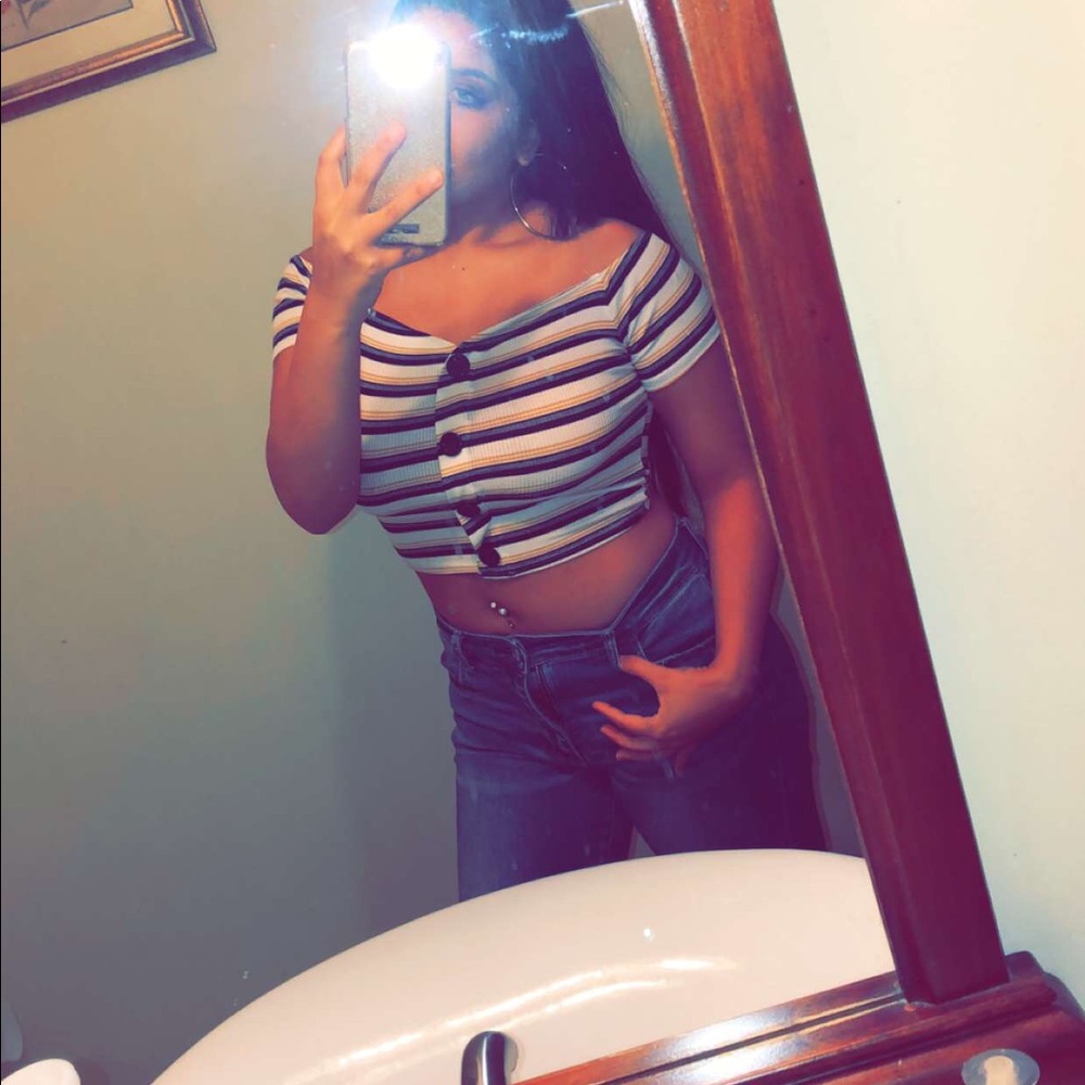 love culture crop top size small